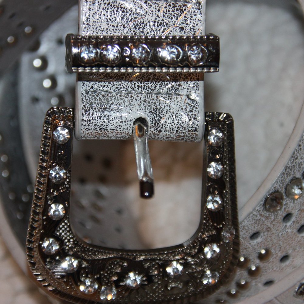 BKE CRYSTAL STUDDED SILVER BELT